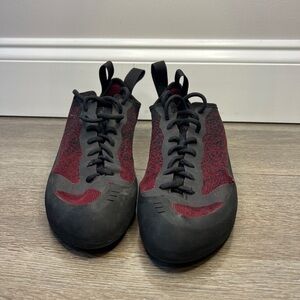 Butora climbing shoes - 10.5 W / 11.5 M